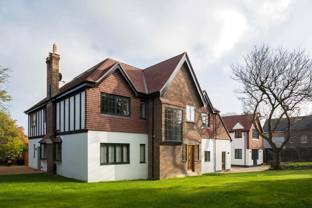 average height of a house uk